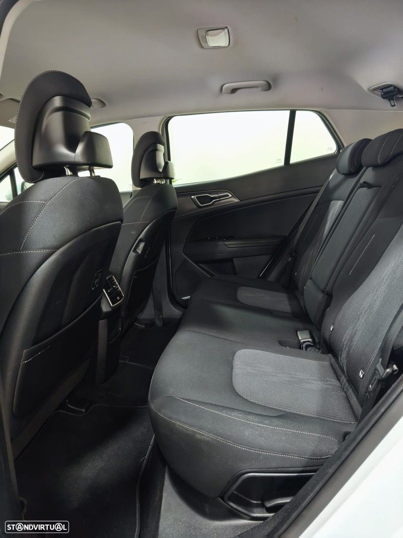Kia Sportage 1.6 T-GDi PHEV Tech - 32