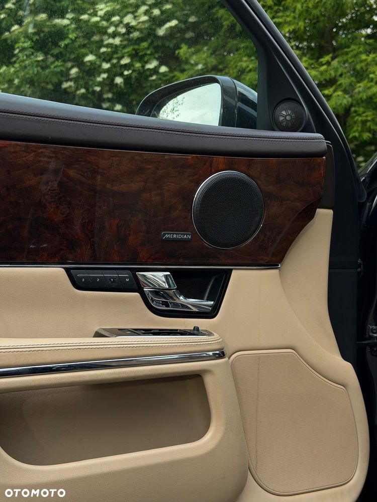 Jaguar XJ 3.0 D V6 Portfolio - 16