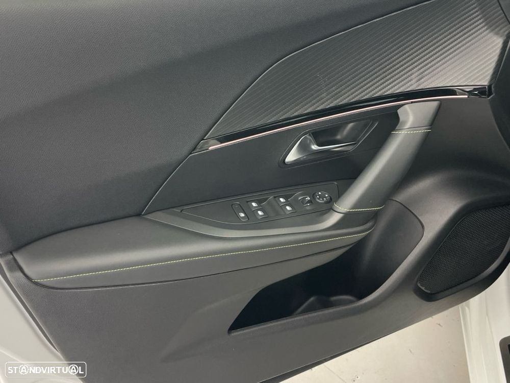 Peugeot 2008 1.2 PureTech GT - 17