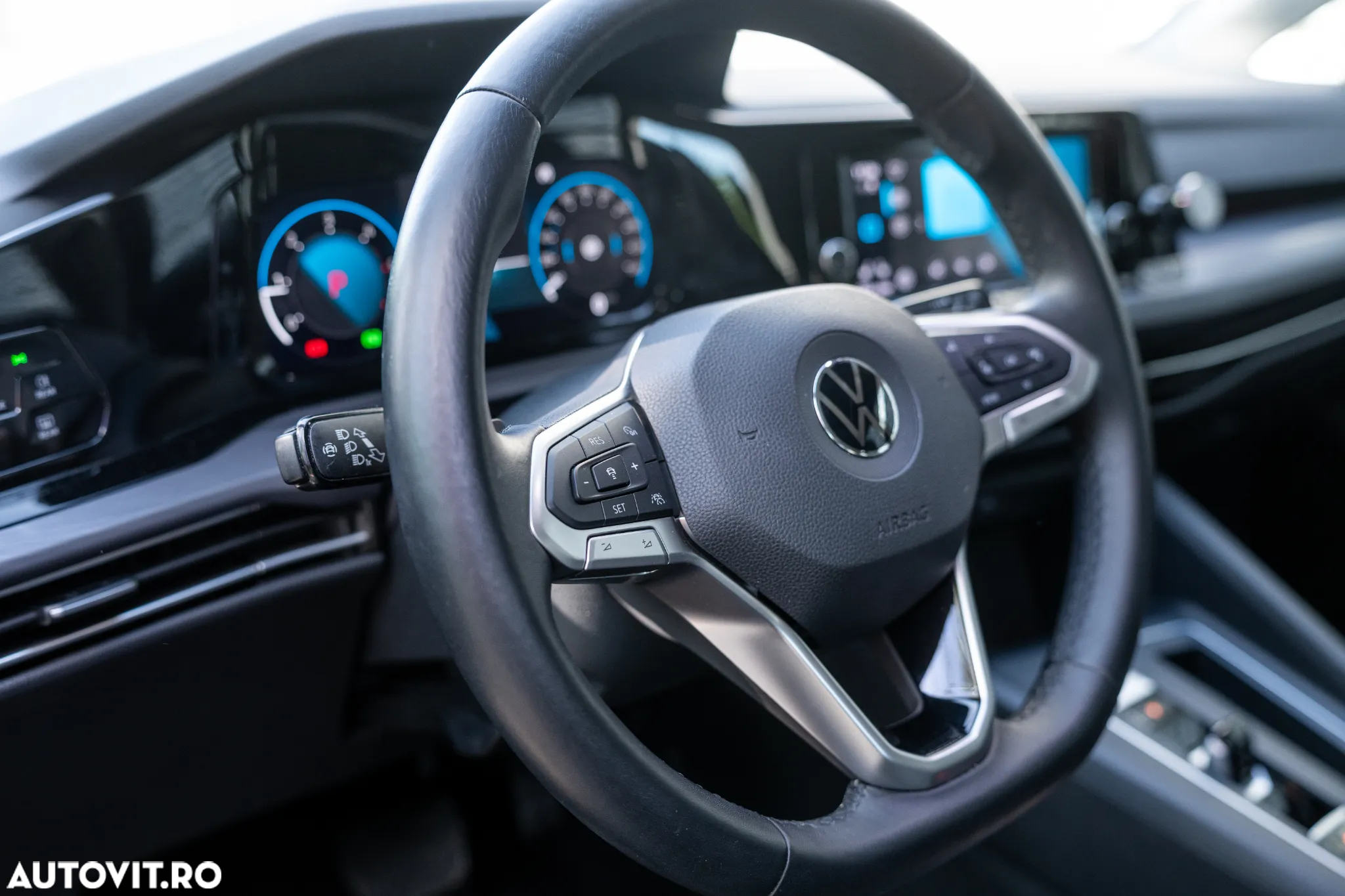 Volkswagen Golf 2.0 TDI DSG Style - 23