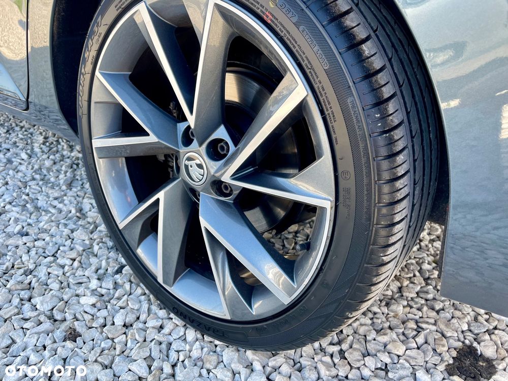 Skoda Superb 2.0 TDI DSG Sportline - 36