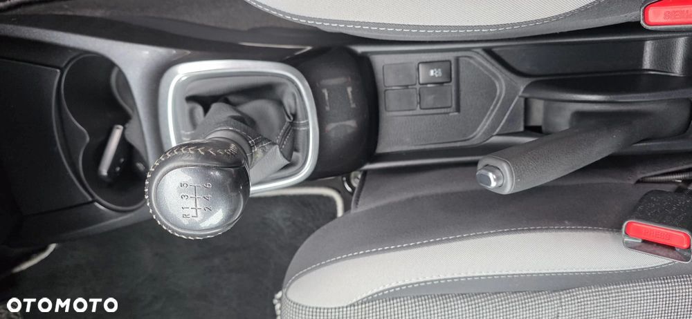 Toyota Yaris 1.5 20th Anniversary - 19