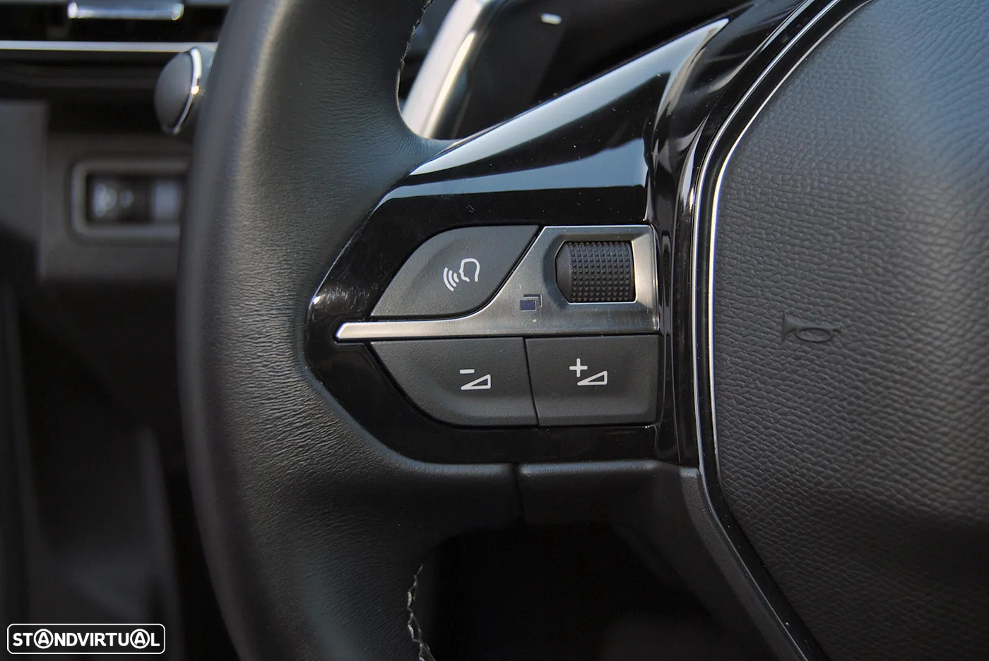 Peugeot 5008 1.5 BlueHDi Allure Pack EAT8 - 29
