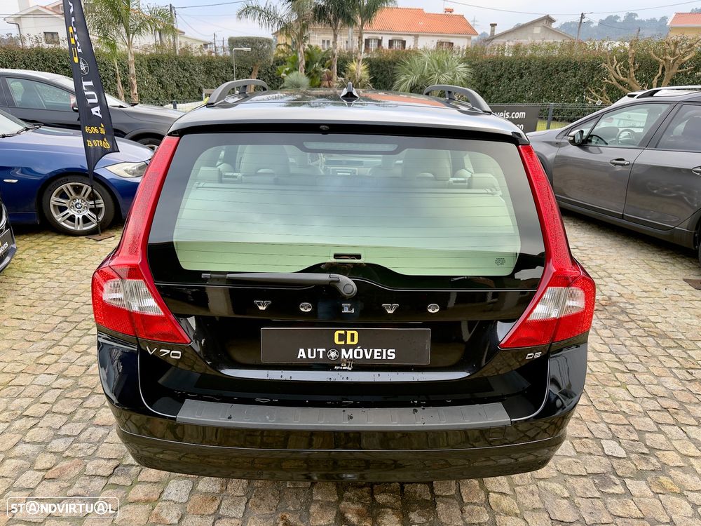 Volvo V70 2.4 D5 Momentum - 17