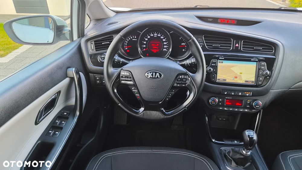 Kia Ceed 1.6 GDI Platinum Edition - 15