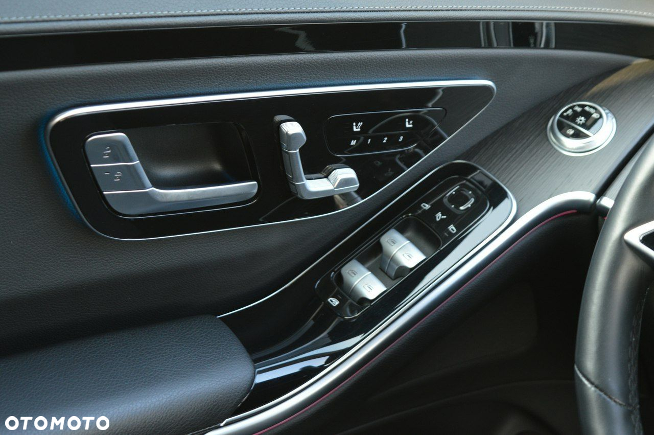 Mercedes-Benz Klasa S 400 d 4-Matic L 9G-TRONIC - 26