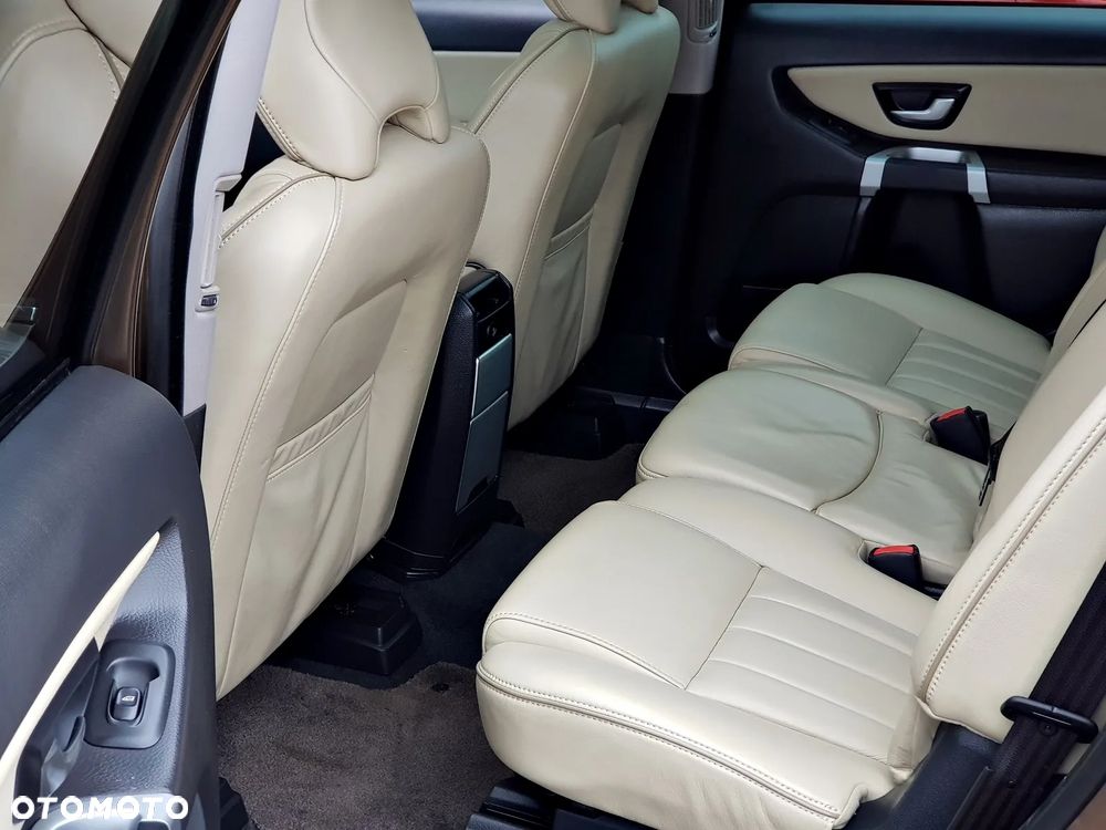 Volvo XC 90 D5 AWD Geartonic Summum - 4