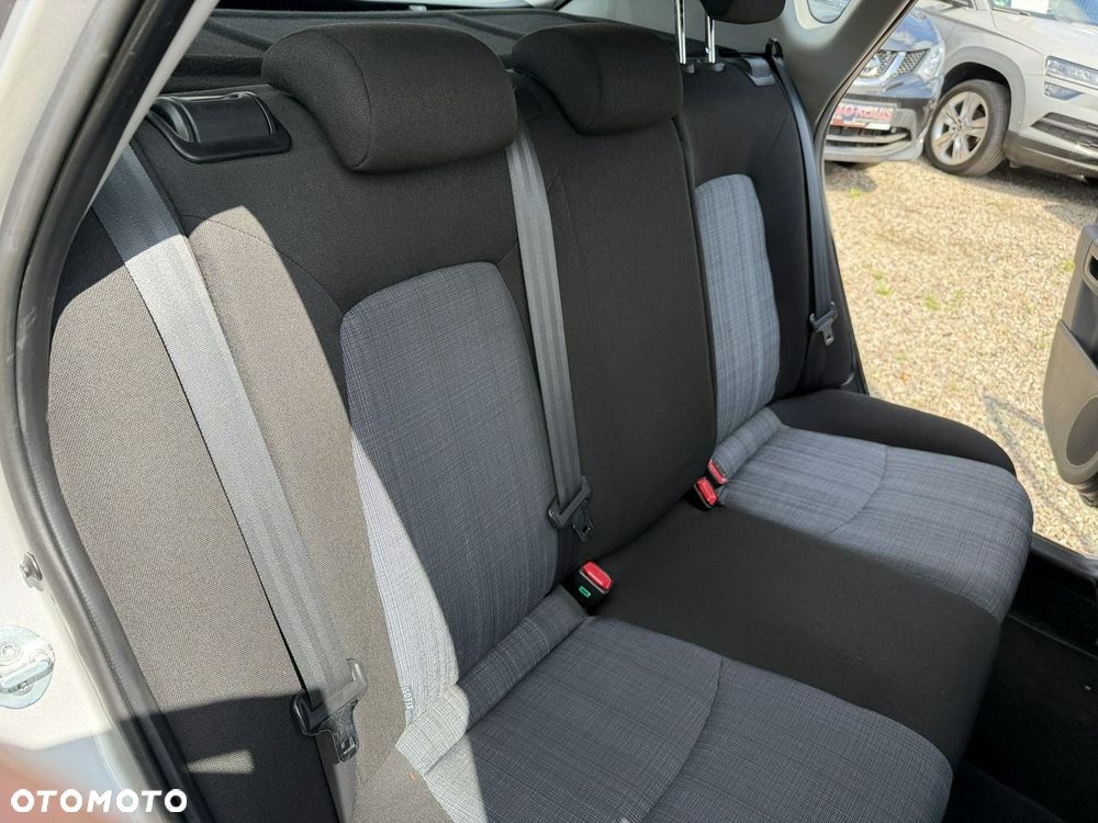 Kia Ceed 1.4 CVVT Dream-Team Edition - 25