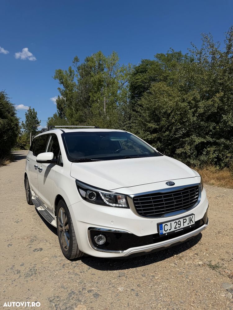 Kia Carnival - 2