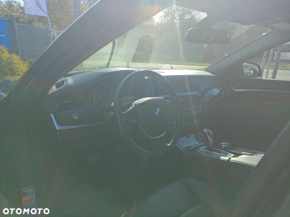 BMW Seria 5 528i Luxury Line - 23