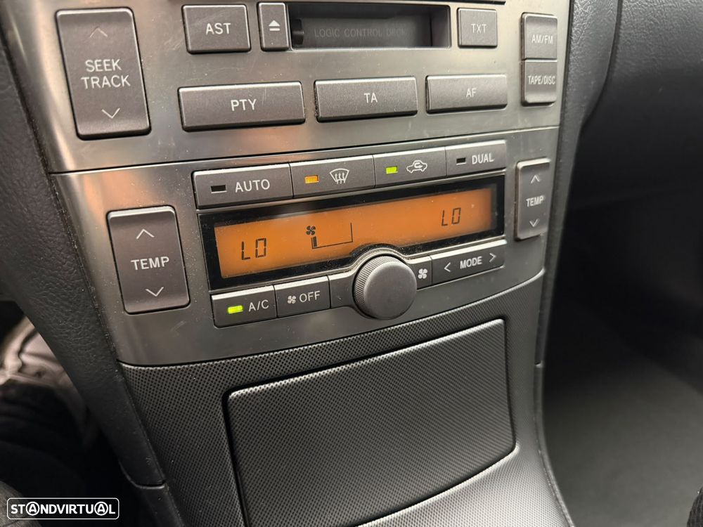 Toyota Avensis SW 2.2 D-4D - 11
