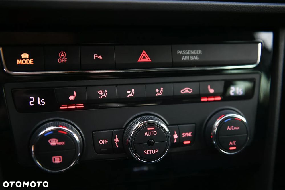 Seat Leon 1.5 eTSI ACT OPF DSG FR Plus - 30