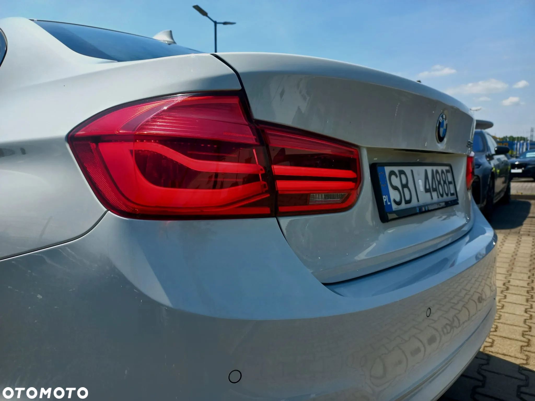 BMW Seria 3 318i - 1