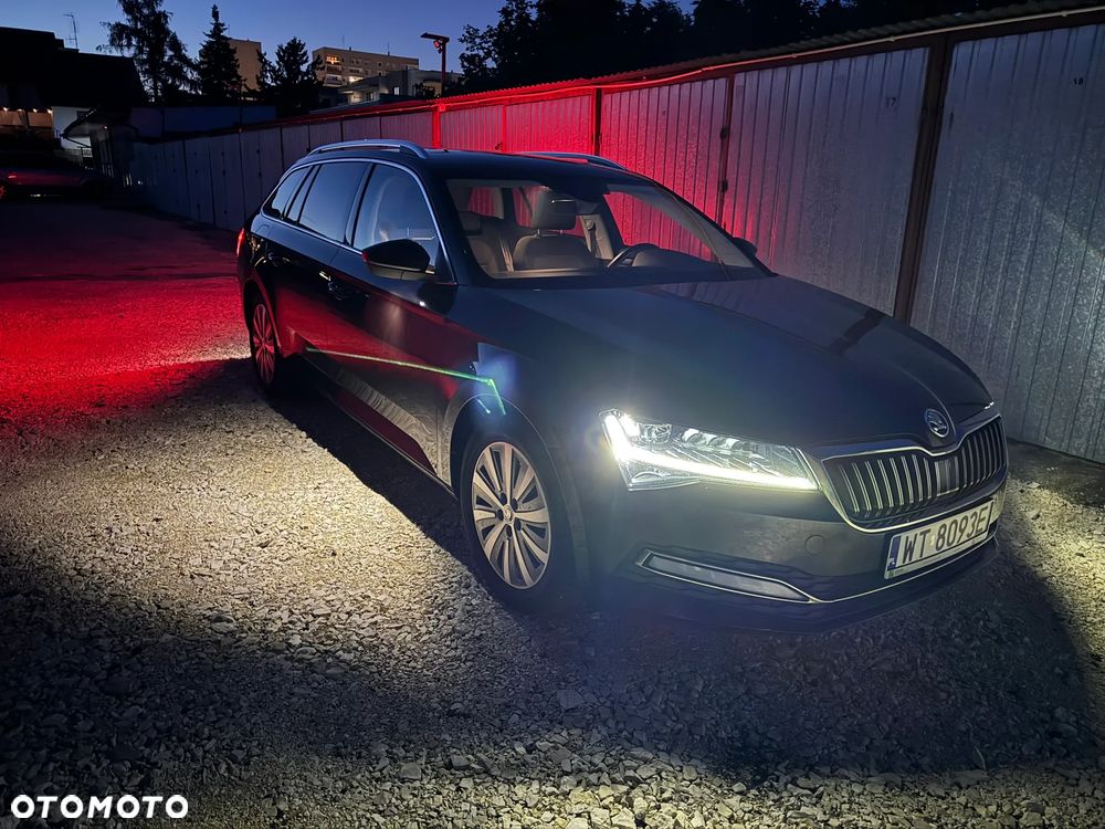 Skoda Superb 2.0 TDI SCR Style DSG - 30