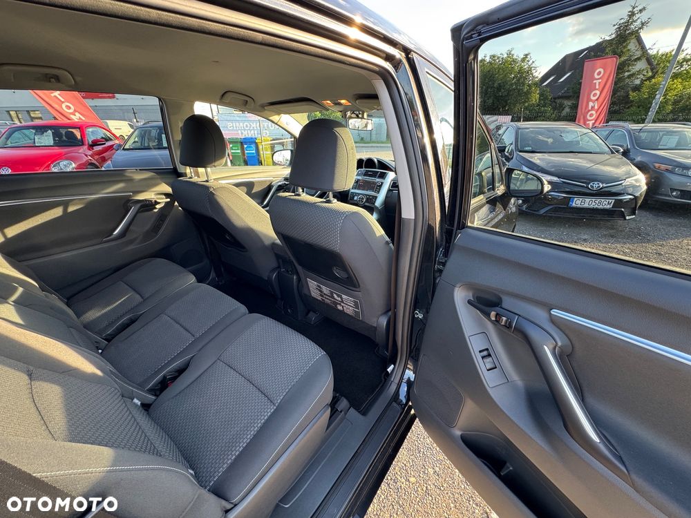 Toyota Verso 2.0 D-4D Prestige - 19
