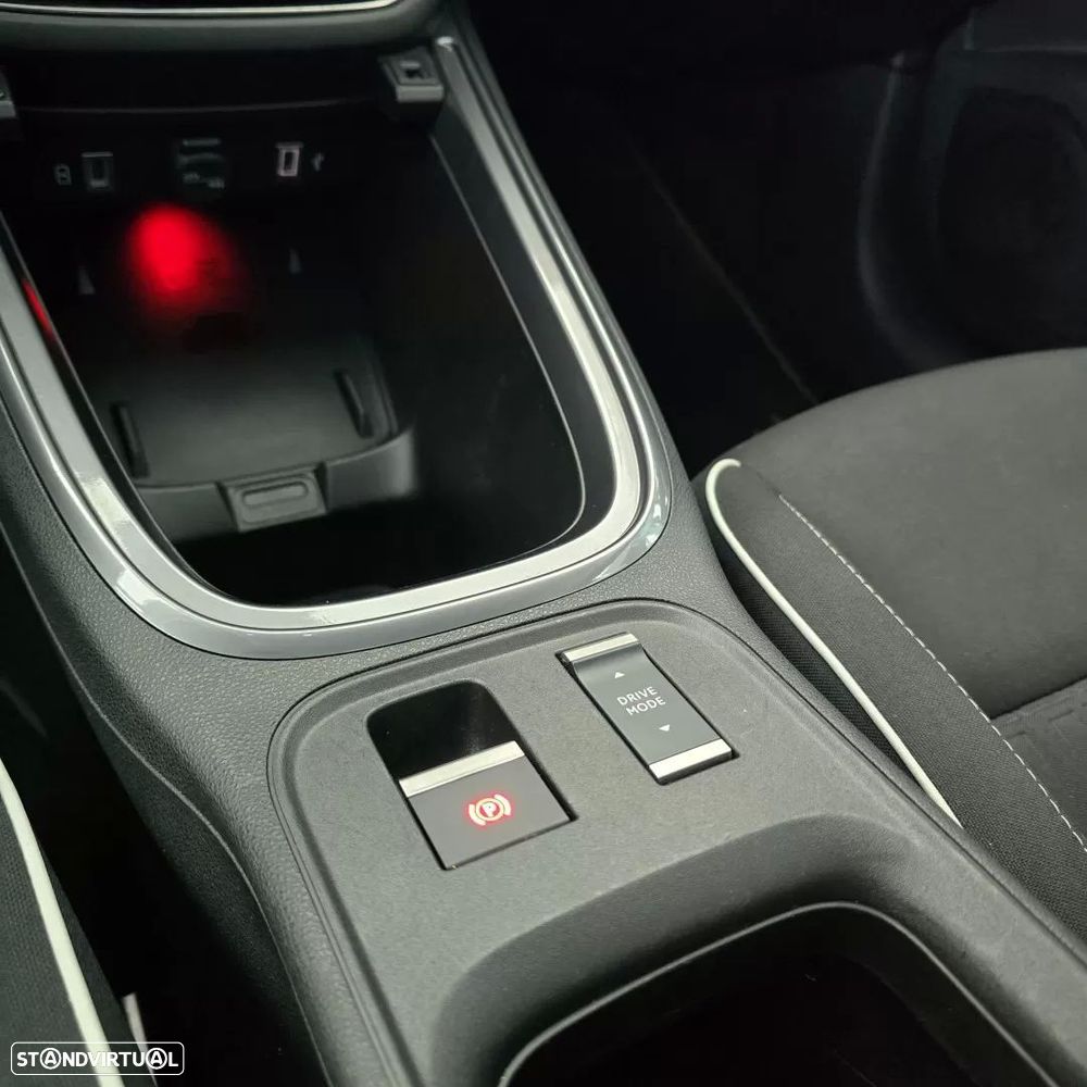Fiat 600e 54 kWh (RED) — fotografia 27
