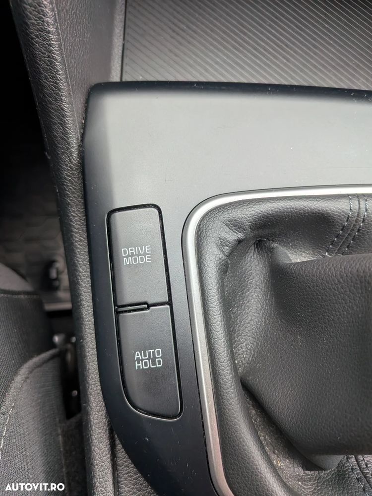 Kia Sportage 1.6 T-GDI 6MT 4x2 Urban - 29