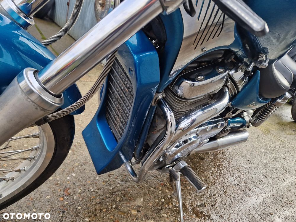 Suzuki Intruder - 30