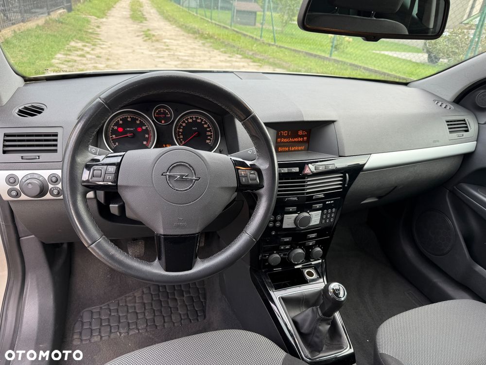 Opel Astra III GTC 1.6 111 - 18