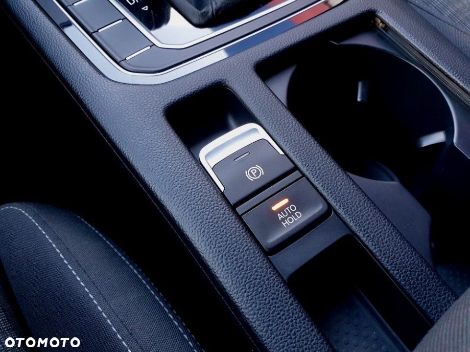 Volkswagen Passat - 27