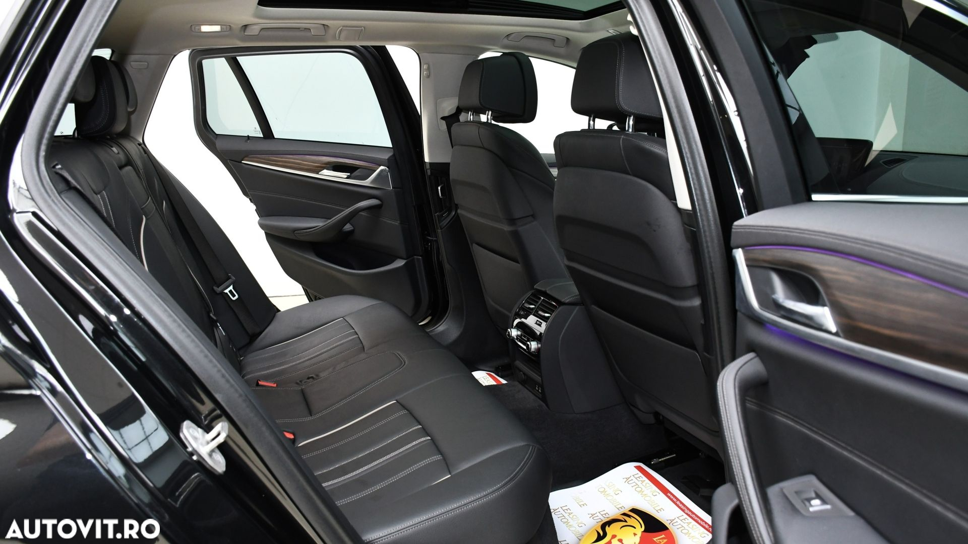 BMW Seria 5 520d xDrive Touring Aut. Luxury Line - 10