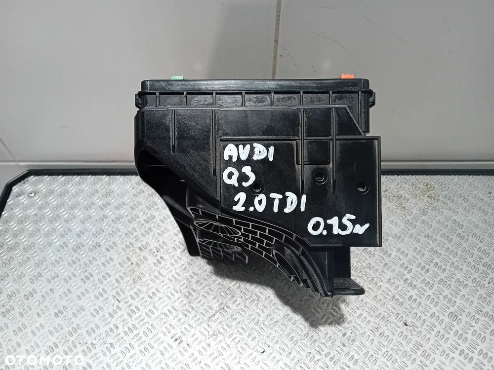 skrzynka bezpieczników Audi Q3 2.0 TDI 2015 - 3