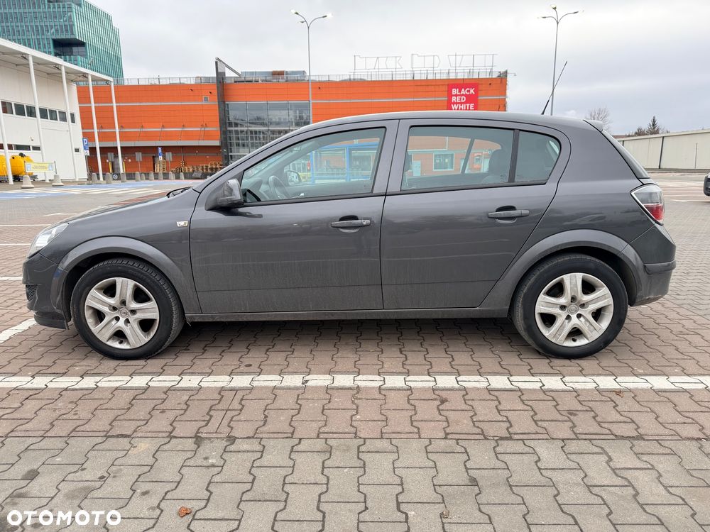 Opel Astra 1.6 Essentia - 8