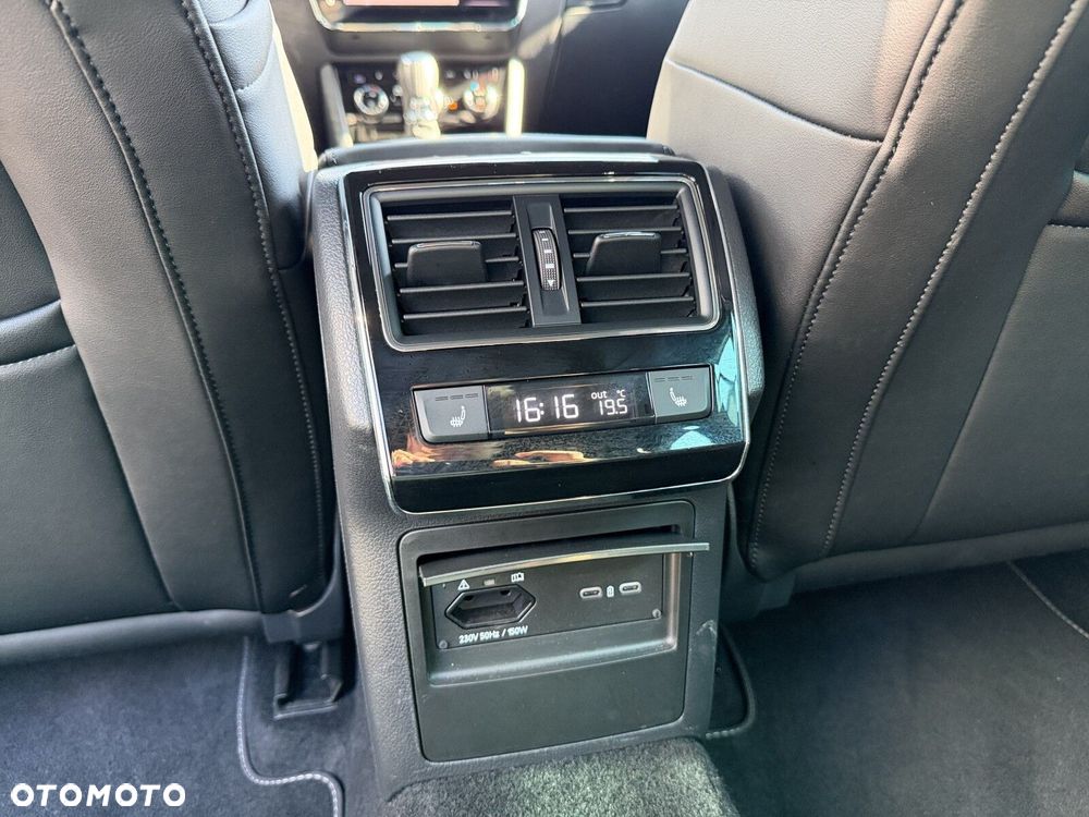 Skoda Superb 2.0 TDI SCR L&K DSG - 38