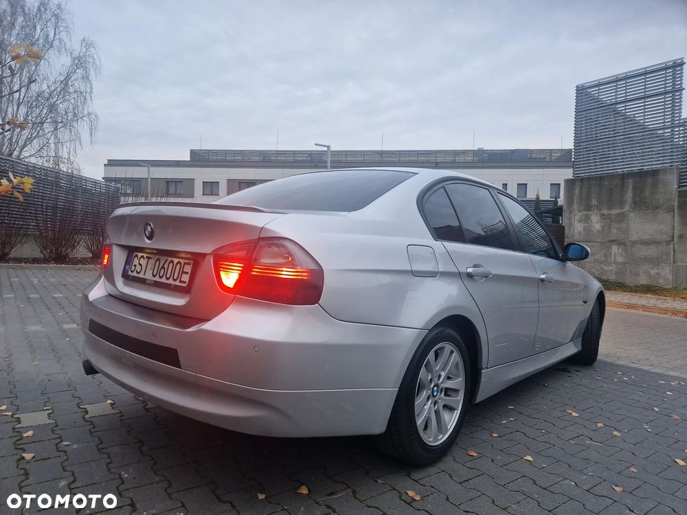BMW Seria 3 318i Edition Sport - 8