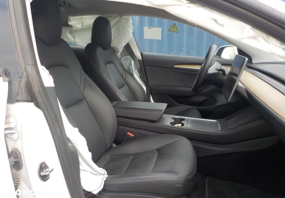 Tesla Model 3 - 17