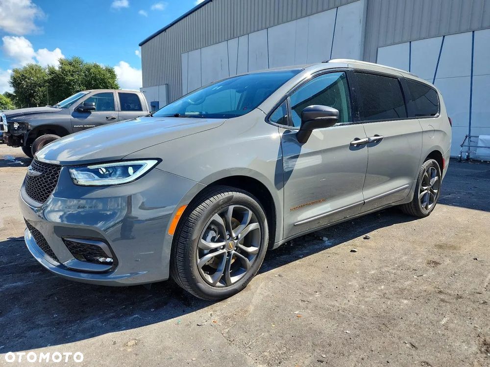 Chrysler Pacifica