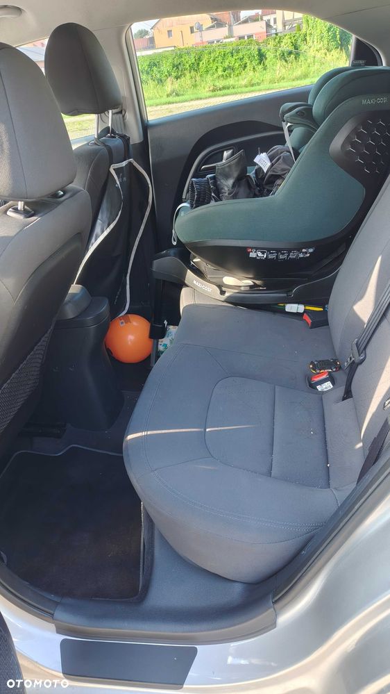 Kia Rio - 7