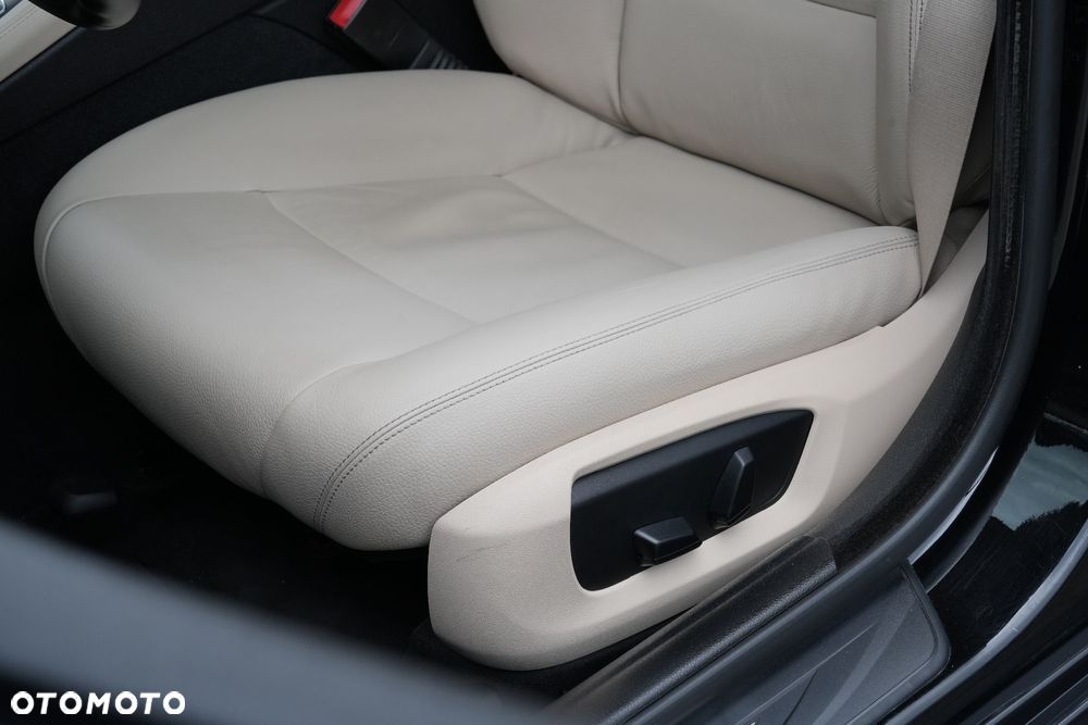 BMW Seria 5 518d - 30