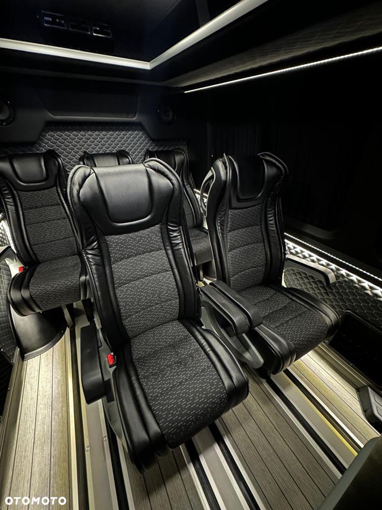 Mercedes-Benz Sprinter - 20