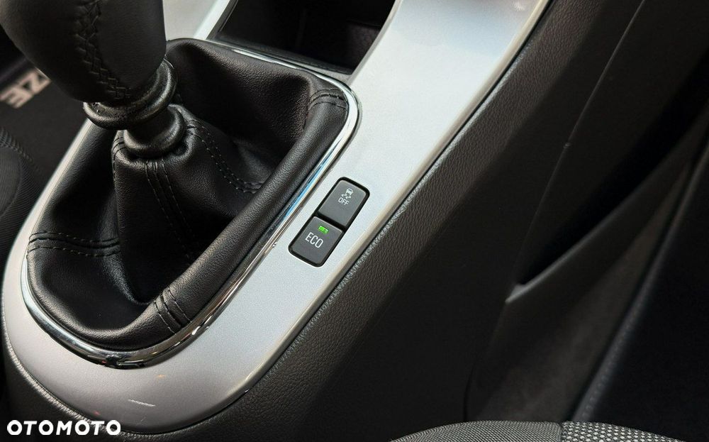 Chevrolet Cruze 1.4 LT - 26