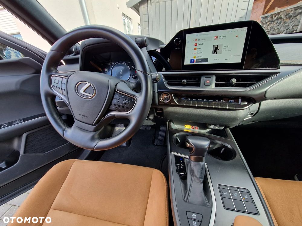 Lexus UX - 17