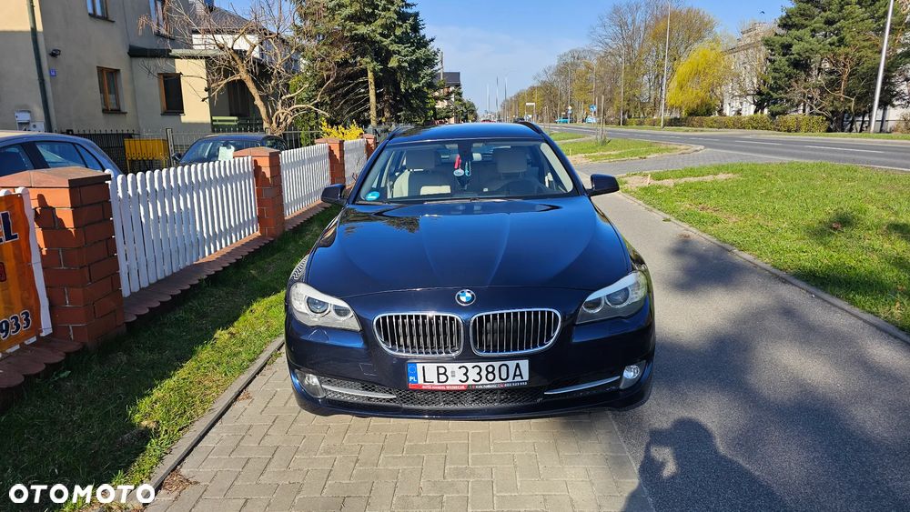 BMW Seria 5 525d xDrive - 9