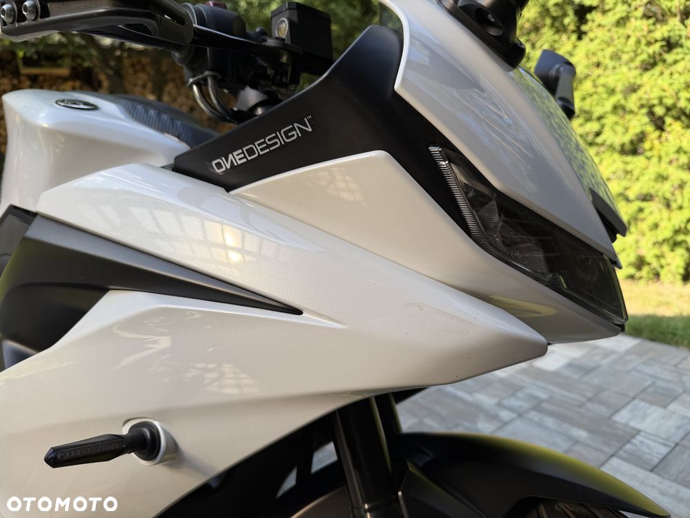 Yamaha YZF - 8
