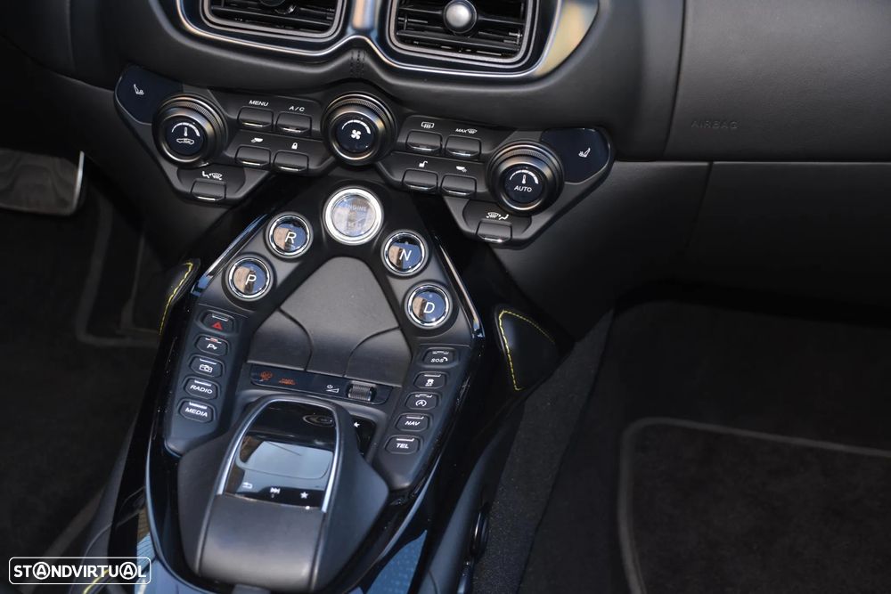 Aston Martin Vantage Roadster V8 - 60