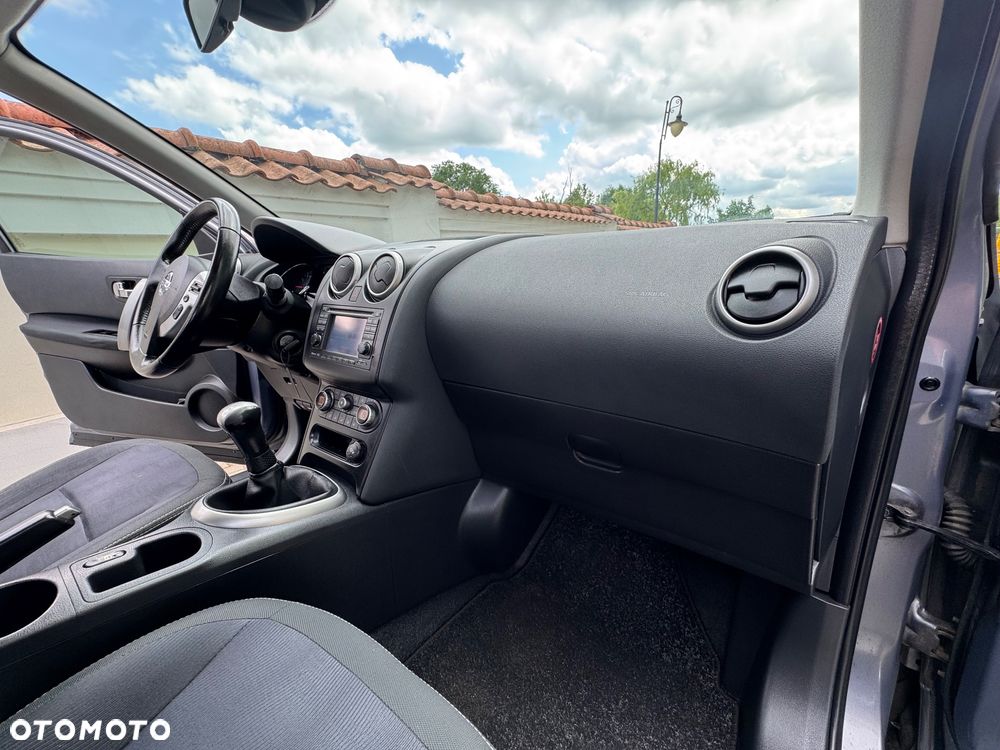 Nissan Qashqai - 25