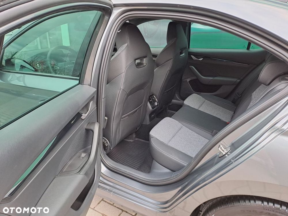 Skoda Octavia 1.5 TSI mHEV Sportline DSG - 6