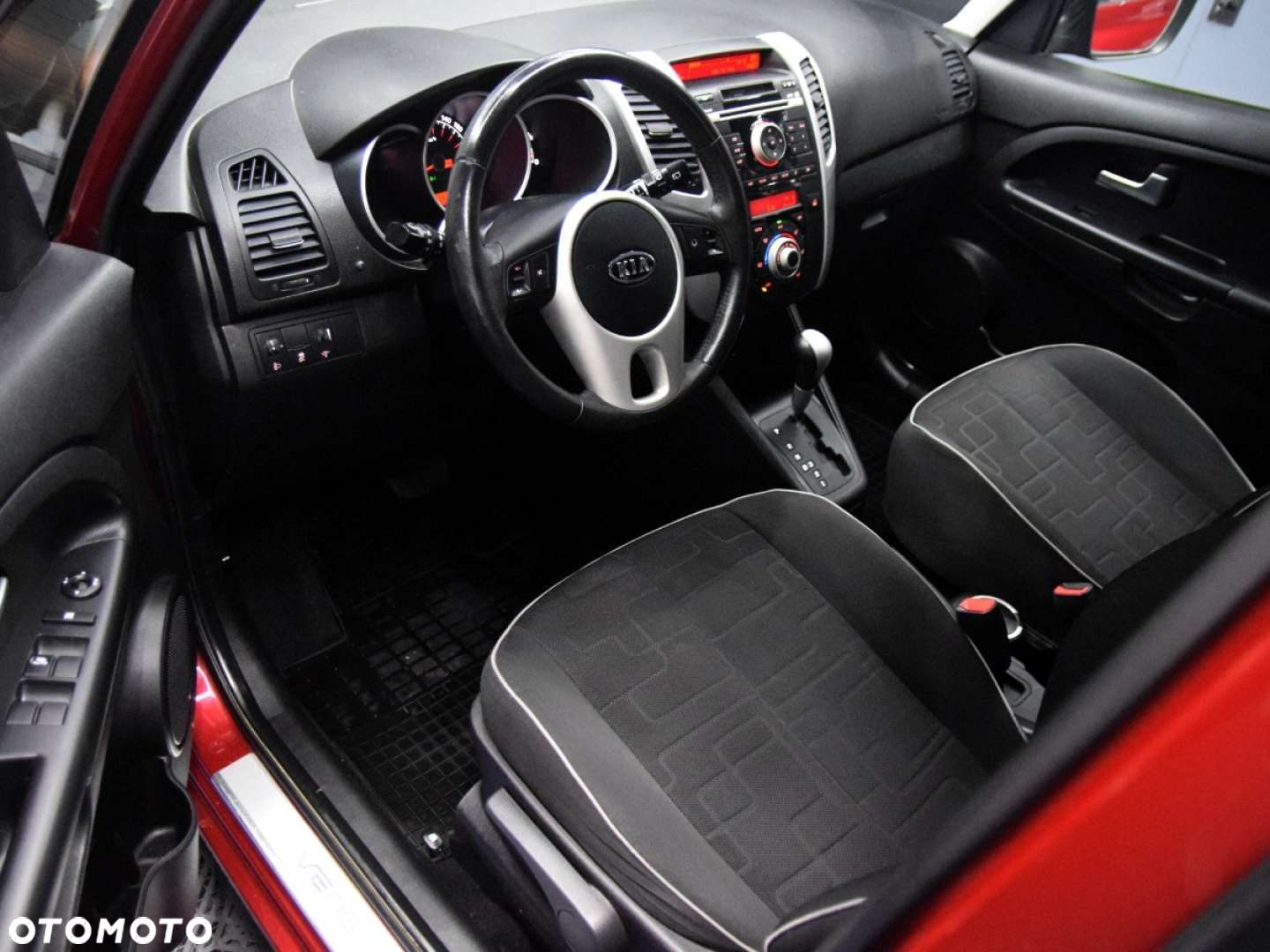 Kia Venga - 15