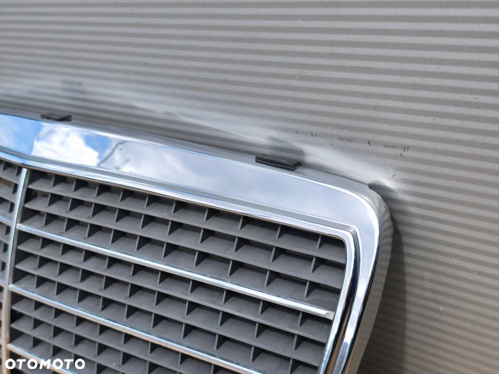 Grill atrapa Mercedes w124 e-klasa orginał 93r-97r - 4