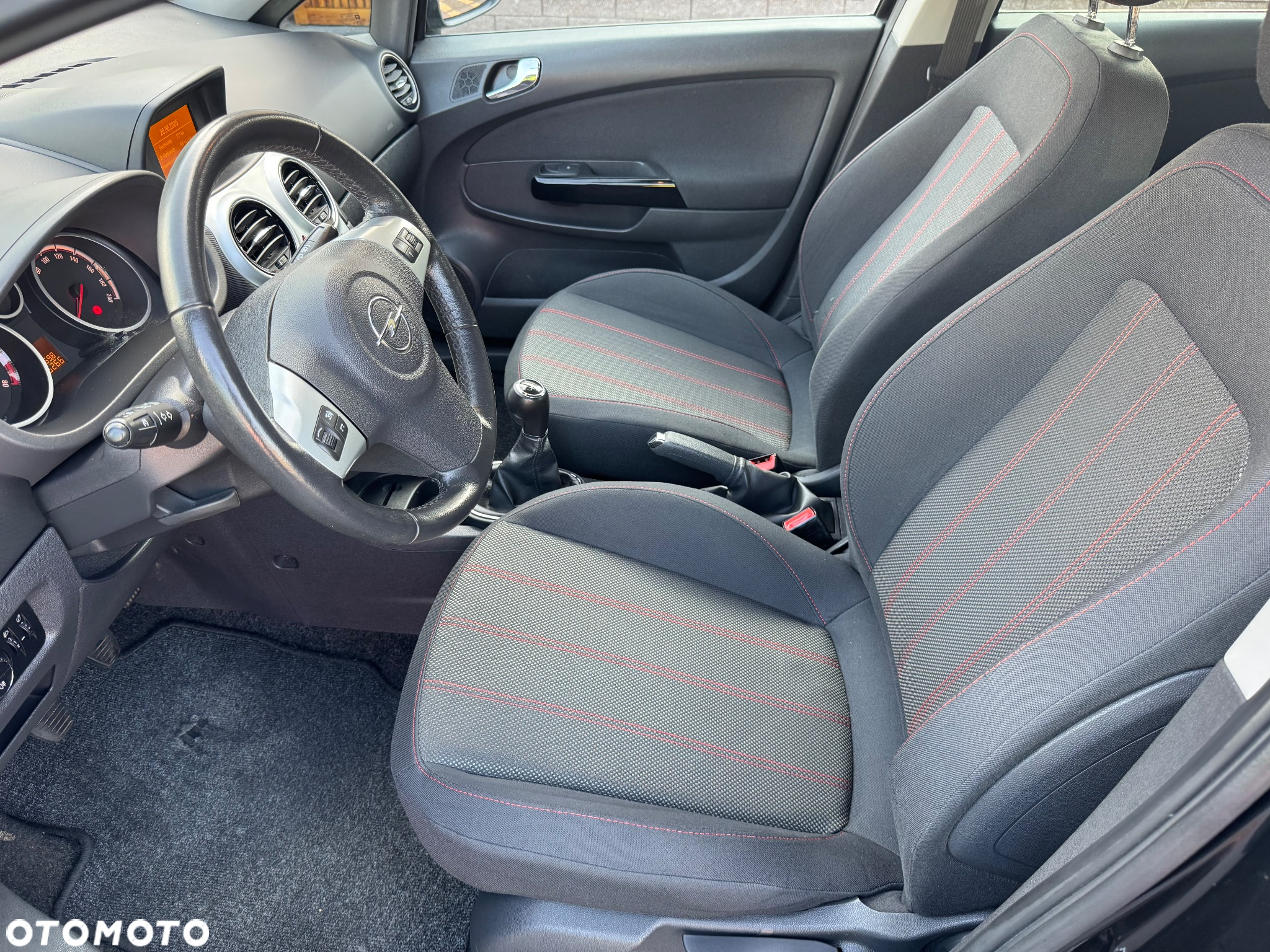 Opel Corsa 1.4 16V 150 Jahre - 20