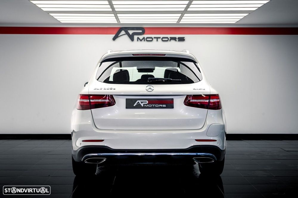 Mercedes-Benz GLC 350 e 4Matic 7G-TRONIC AMG Line - 11