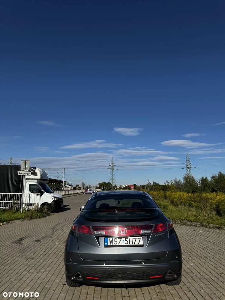 Honda Civic 1.8 Executive - 11
