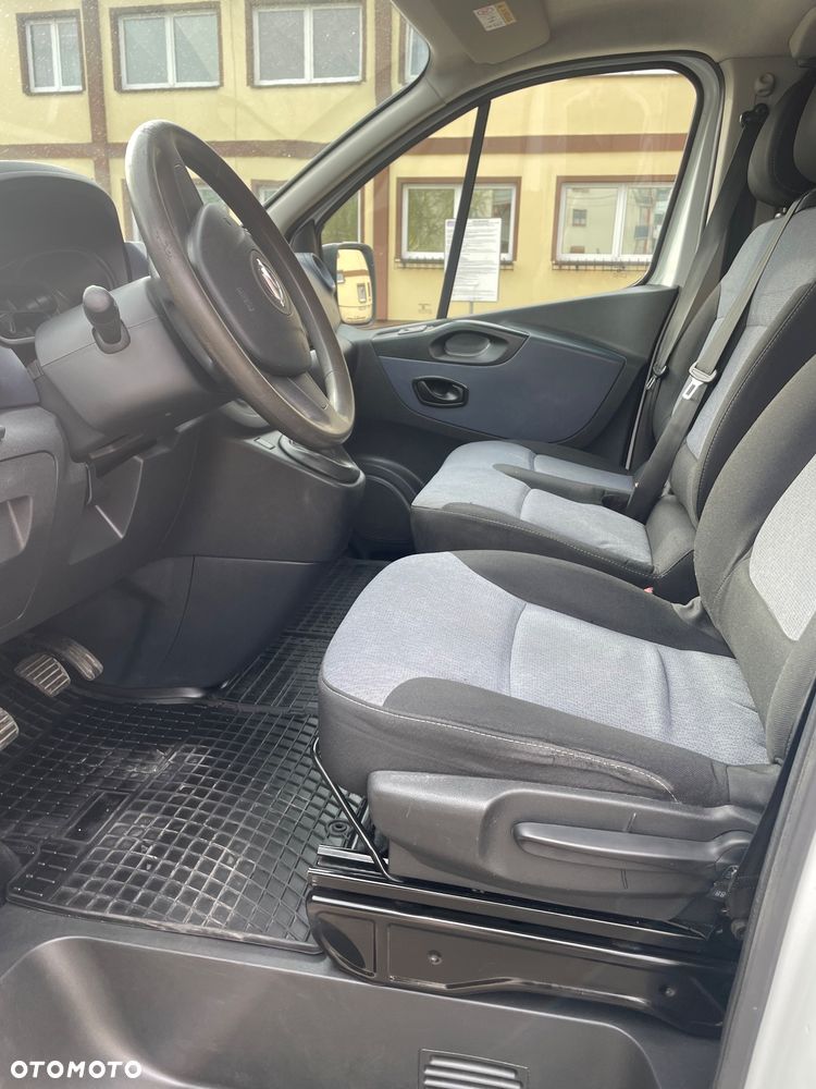 Opel Vivaro - 8