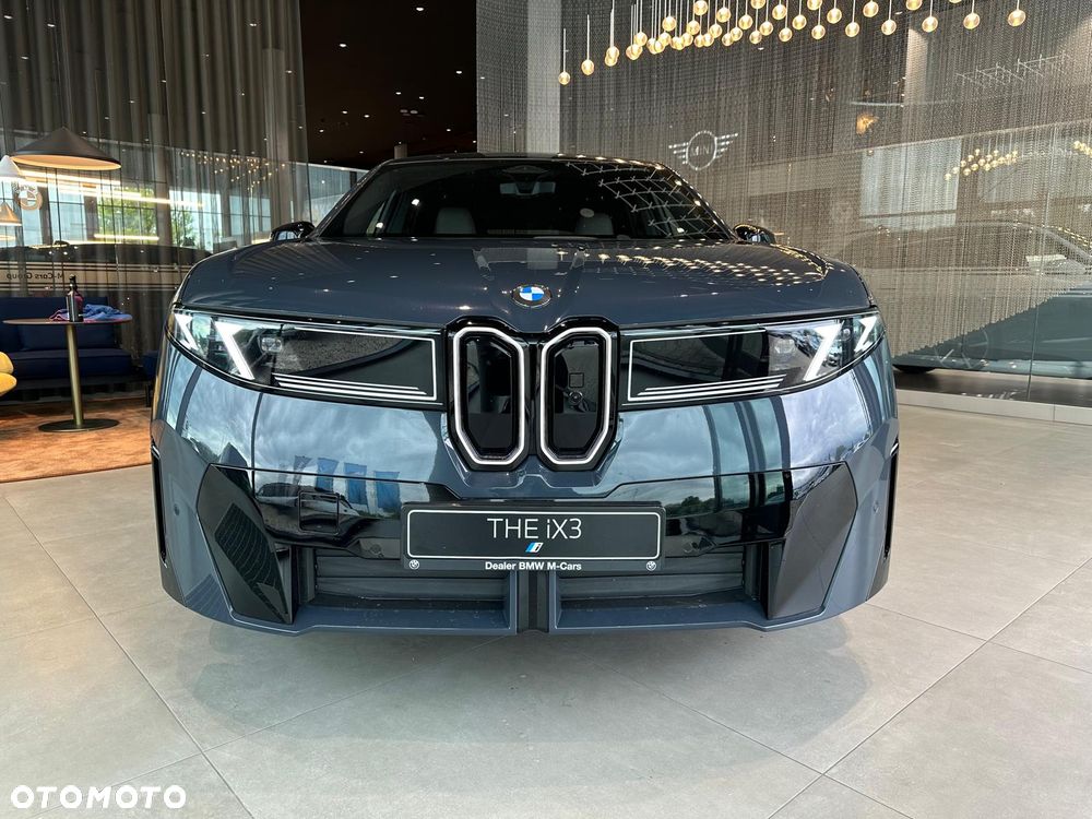 BMW iX3 - 10