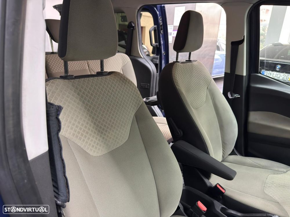 Ford Tourneo Courier 1.0 EcoBoost Titanium - 11