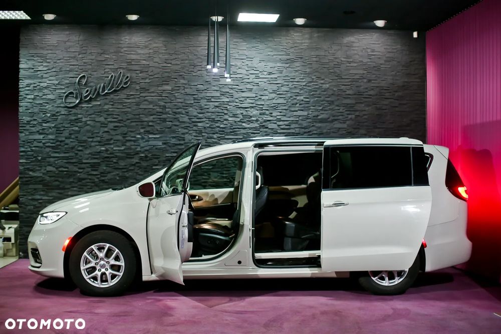 Chrysler Pacifica - 7